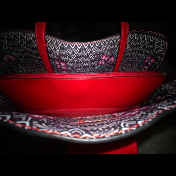 Red Purse - Picture 2 of 2